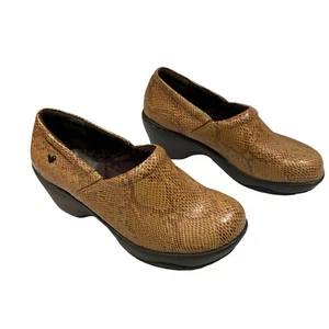 8W Nurse Mates BRYAR Pillow Top Clogs Comfort Shoes 8WideUS Brown Mules wide - Picture 1 of 13