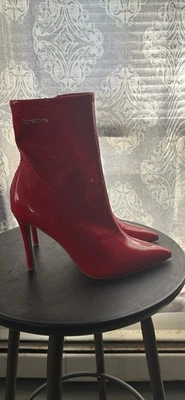  Botines de aguja de charol sintético Bebe rojos usados una vez talla 8 1/2 Foto 1 de 4
