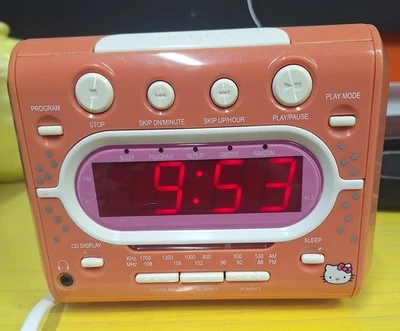 Rádio despertador Hello Kitty Sanrio rosa AM/FM duelo CD player estéreo vintage - Imagem 1 de 3