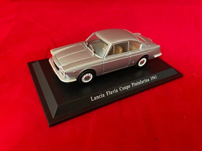 Modello Lancia Flavia Coupe Pininfarina 1961 -  1:43, colore argento usata (03) - Immagine 1 di 4