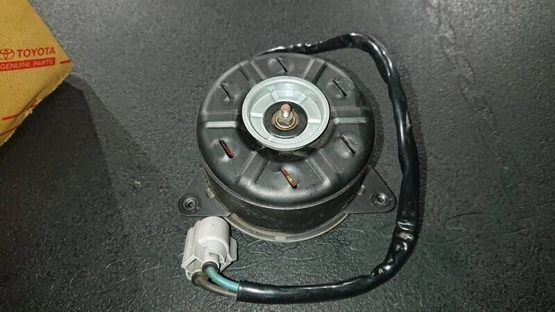 VENTILADOR DE REFRIGERACIÓN MOTOR TOYOTA GENUINO LEXUS IS300H RC300H GS300H Nº2 16363-31440 OEM Foto 1 de 1