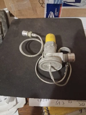 NOS 1962-1964 Oldsmobile   AC Expansion Valve 5910475 - Image 1 of 3