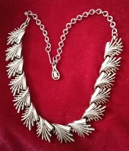 Necklace Collarette Gold Tone With Fern Style Segments Coro - Picture 1 of 12