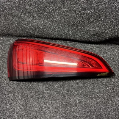 Conjunto de lámpara de luz trasera LED lateral izquierda Audi Q5 SQ5 2013-2017 8R0 945 093 D OEM Foto 1 de 4