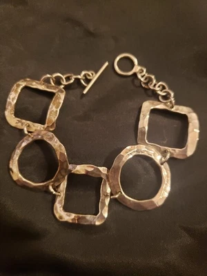 925 Silver Open Square Hammered Link Toggle Clasp Bracelet 21 Grams 7 1/2" Lengt - Image 1 of 4