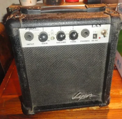 COMBO INALÁMBRICO AMPLIFICADOR GUITARRA ELÉCTRICA LYON BATERÍA 9V Modelo LA5 Foto 1 de 2