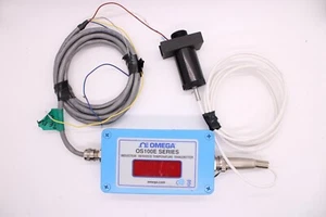 OMEGA OS102E-V2 Infrared Temperature Transmitter 0-1000F 12-24VDC In, 0-10VDC - Picture 1 of 4