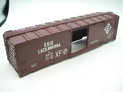 Lionel 9474 ERIE-LACKAWANNA Boxcar SHELL ONLY, 1984, NOS, EXC - Image 1 of 4