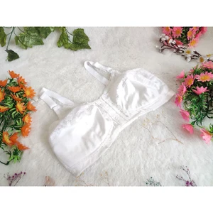 Front Closure Wireless Bras Color White - Picture 1 of 5