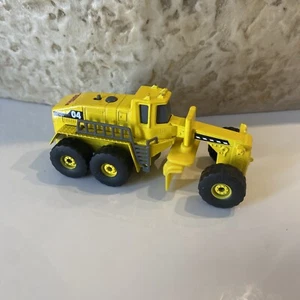 2016 Hasbro Tonka Yellow Diecast Road Grader Construction Truck #08211 (4”) - Picture 1 of 5