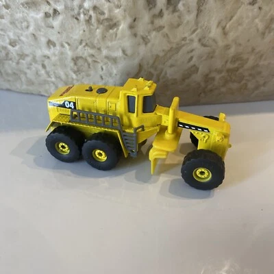 2016 Hasbro Tonka Yellow Diecast Road Grader Construction Truck #08211 (4”) - Image 1 of 4
