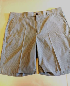Greg Norman Shark Golfshorts Herren Gr. 38 blau weiß Seersucker Streifen NEU - Bild 1 von 9