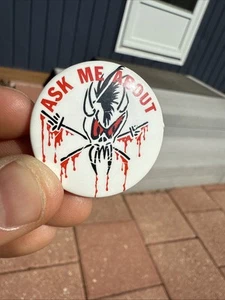 Prendedor de botón de cabeza de empuje Metallica Pregúntame sobre Scary Guy promocional de colección RARO SIN USAR - Imagen 1 de 2