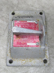💥COOPER CROUSE-HINDS 20 AMP CONTROL ASSEMBLY COVER 120/277 VAC DSD933 - Picture 1 of 3