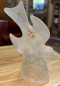 Vintage LE Smith Hand Painted Frosted Satin Glass Bird Figurine w Rose Flowers - Picture 1 of 17