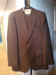 VINTAGE Polyester Suit Mens 41L 2 Button Brown 70s 34x 30. 4 Pc. Reversible Vest - Picture 1 of 6