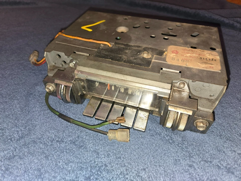 MOPAR 1968-69 A-Body AM PB Radio Dodge Dart Plymouth Valiant Thumbwheel 2864513 Foto 1 de 4