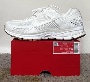 Size 9M/10.5W- Nike Air Zoom Vomero 5 White Phantom Gum NBY FJ2028-104 - Picture 1 of 5