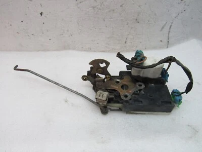 2002 Chevrolet Tahoe левая передняя дверь замок защелка привод #C-26K - Изображение 1 из 3