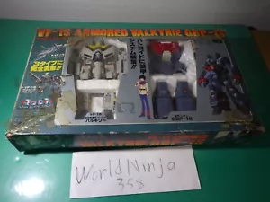 80's Takatoku Japan DX Macross 1/55 VF-1S Roy Focker GBP Armor Giftset Robotech - Picture 1 of 23