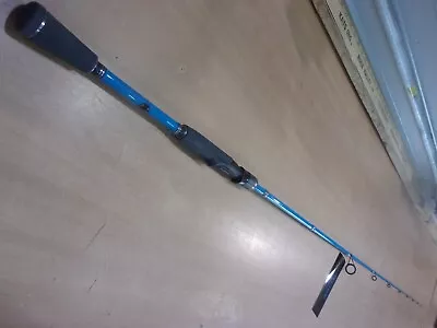 SHIMANO SELLUS SPINNING ROD  6 foot 6 inch Medium power - Image 1 of 4