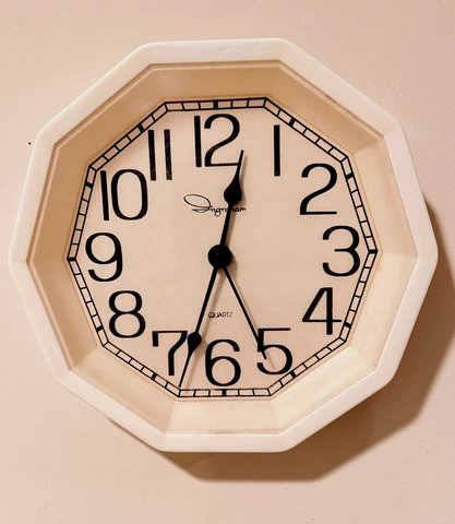 Vintage INGRAHAM 8â Wall Clock Off White Case & Dial Arabic Numerals Made in USA Cover