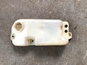 Rover Metro 100 windscreen washer bottle - Picture 1 of 2