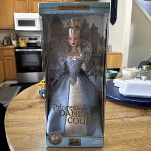2002 Mattel Barbie Dolls of the World Princess of the Danish Court - 56216 NRFB - Picture 1 of 2