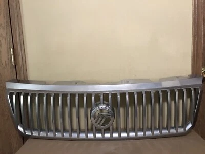 Parrilla Mercury Mountaineer 2002 2003 2004 2005 con emblema OEM Foto 1 de 4