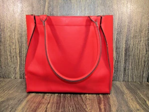Vintage Elizabeth Arden Red Faux Leather New York Large Duffle Tote Bag Purse - Picture 1 of 6
