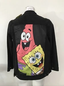 Nuevo con etiquetas Chaqueta de Jean Negro Nickelodeon 2020 Bob Esponja Pantalones Cuadrados Patrick Chaqueta Rara S 42 - Imagen 1 de 11