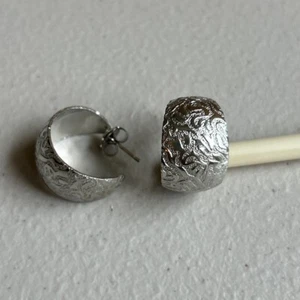Half Hoop Post Earrings, Silver Etched Textured Finish Simply Whisper Push Backs - Picture 1 of 5