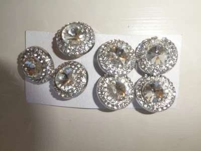 7 large diamante buttons, new, 22mm - Image 1 of 2