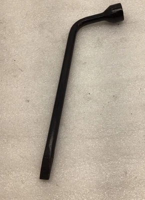 Toyota Sienna CE 2011-2020 herramienta de tuerca de neumático de repuesto OEM Foto 1 de 4