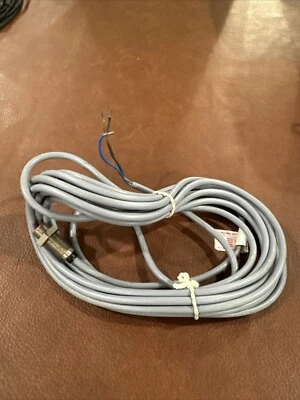 CUTLER HAMMER E57S INDUCTIVE PROXIMITY SENSOR 10-30VDC #JB-CV-3 - Image 1 of 4