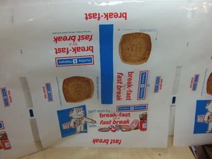 Huntley & Palmers Break-Fast biscuits 3 large colourful packet Wrappers c 1970 - Imagen 1 de 1