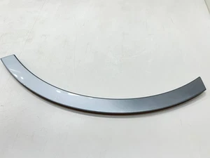 AUDI Q7 2017-2019 cuarto trasero izquierdo acampanado cubierta moldeada OEM plateado_L5L5 - Imagen 1 de 10