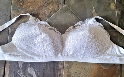 42D Warner's Lace Escape Lightly Lined Full Coverage Wireless Bra R03301A - Image 1 of 4