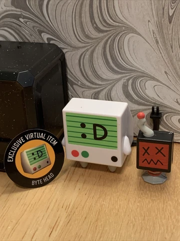 ROBLOX SERIES 9 WAVE 2 : TOWER HEROES: BYTE WITH BYTE HEAD CODE New Toy Box Cover