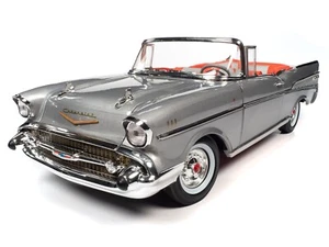 Auto World 1957 Chevrolet Bel Air convertible plata modelo diecast 1/18 - Imagen 1 de 12