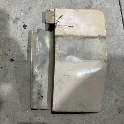 1977 1978 1979 Lincoln Mark V Coupe REAR BUMPER RH STONE DEFLECTOR END - Image 1 of 4