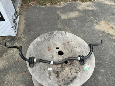 Barra estabilizadora delantera Nissan Pathfinder 2013-2019 OEM.  Foto 1 de 4