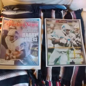 Sporting News, Barry Sanders Lot. 12-4-95, With Special Football Issue. - Picture 1 of 5