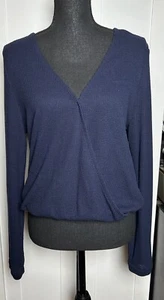 Blusa Top Camisa Elastizada Talla Mediana Tejido Cruzado Azul Marino Cinta Negra Para Mujer - Imagen 1 de 10