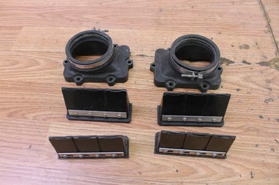 Ski-Doo Summit 850 X ETEC 2017 válvulas de caña izquierda y derecha con colectores de admisión Foto 1 de 4