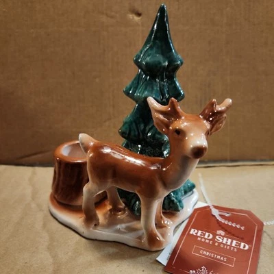 Candelabro de ciervo de pie de hierro fundido cobertizo rojo  Foto 1 de 4