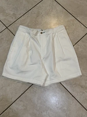 Vintage Men’s Tommie Hilfiger White Pleated Shorts with Pockets Size 34 - Image 1 of 4