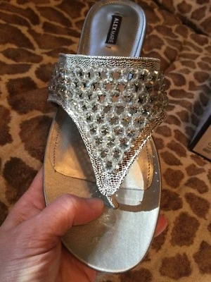 New in Box Alex Marie Corah Ceylon/Silver Jeweled Thong Leather Sandal 9.5 M - Image 1 of 4