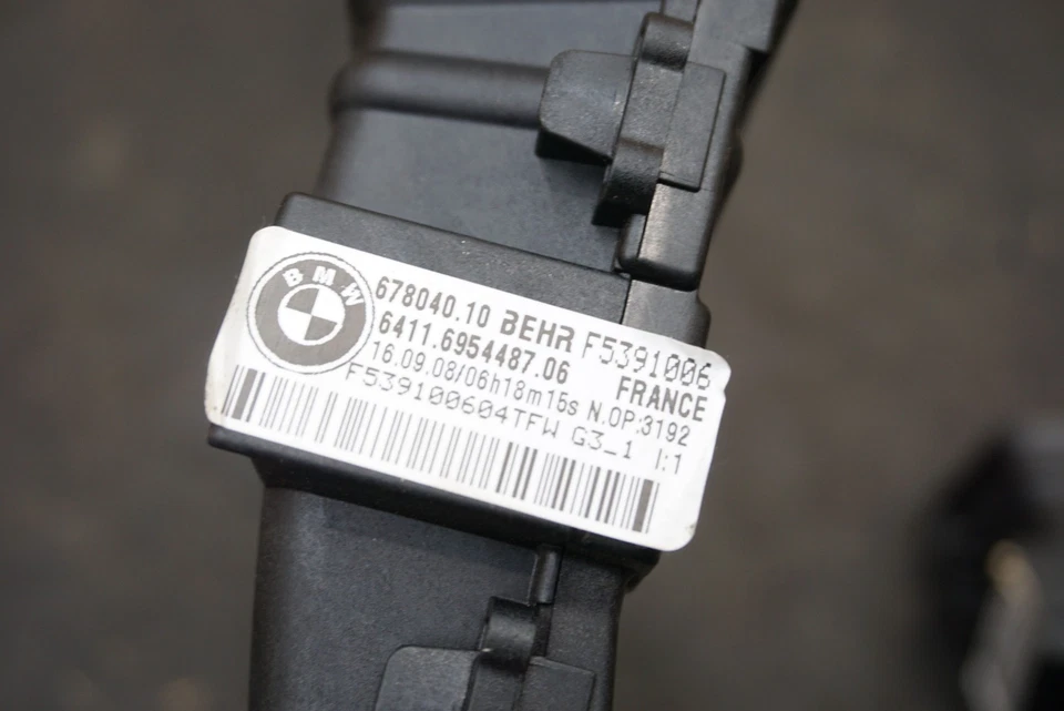 Conjunto de calefactor suelo trasero izquierdo y derecho OEM 67804010 BMW X5 F15 2014-18 Foto 1 de 4