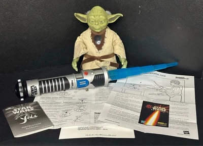 Hasbro Star Wars Interactive Yoda & Lightsaber Tiger Electronics Episodio I -2000 Foto 1 de 4
